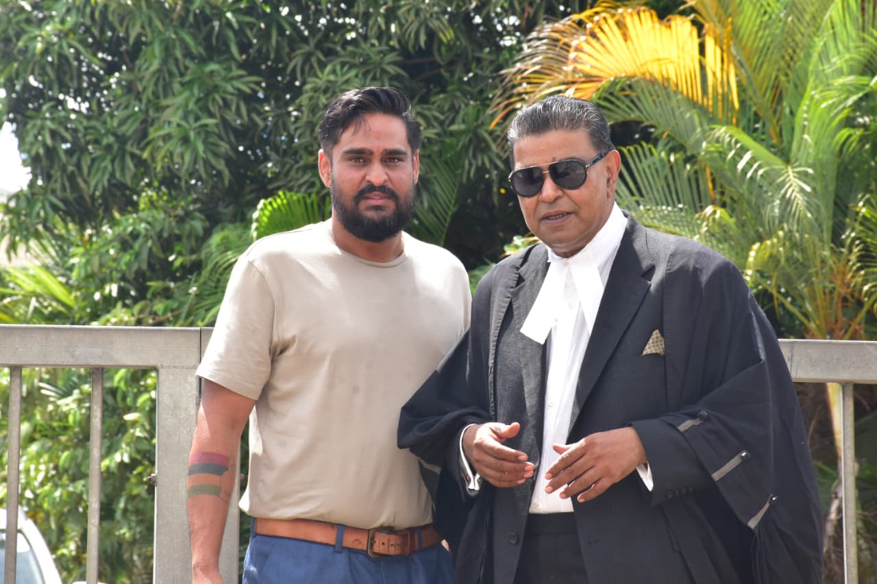 Poum luchoo et asley huranghee