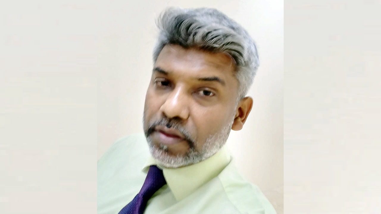 Le médecin dit avoir subi un traumatisme important.