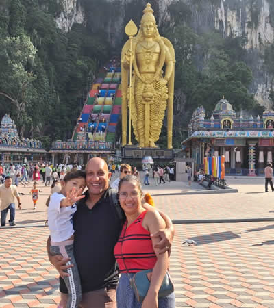 Une escale colorée en Malaisie pour découvrir les célèbres Batu Caves.