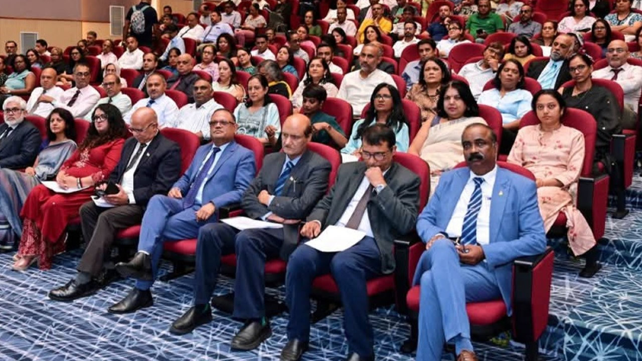 L'atelier de travail ayant pour thème : « Use of Mobile Phones in Schools » tenu à l’Auditorium, Atal Bihari Vajpayee Institute, Réduit, lundi dernier.