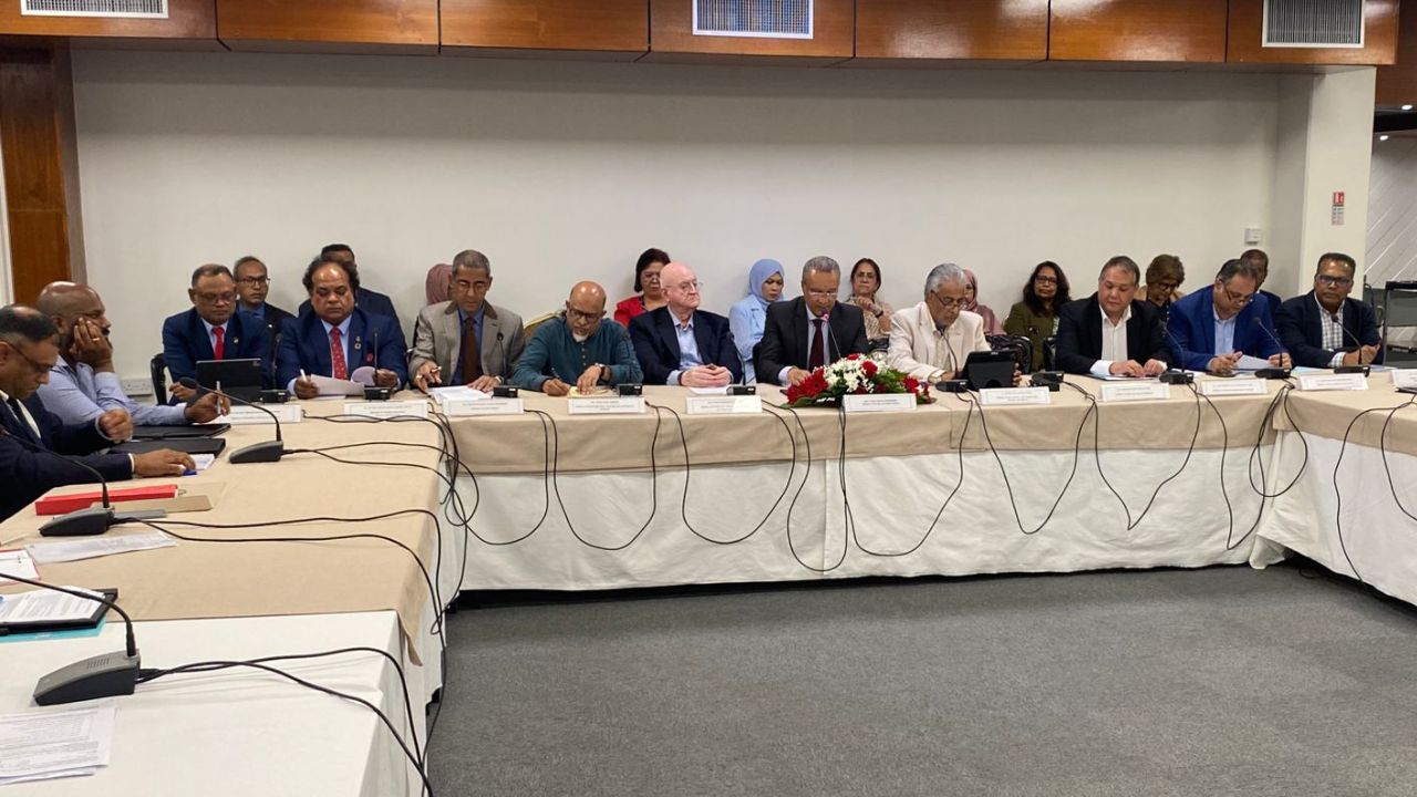 comité de crise sur les produits pétroliers 010426