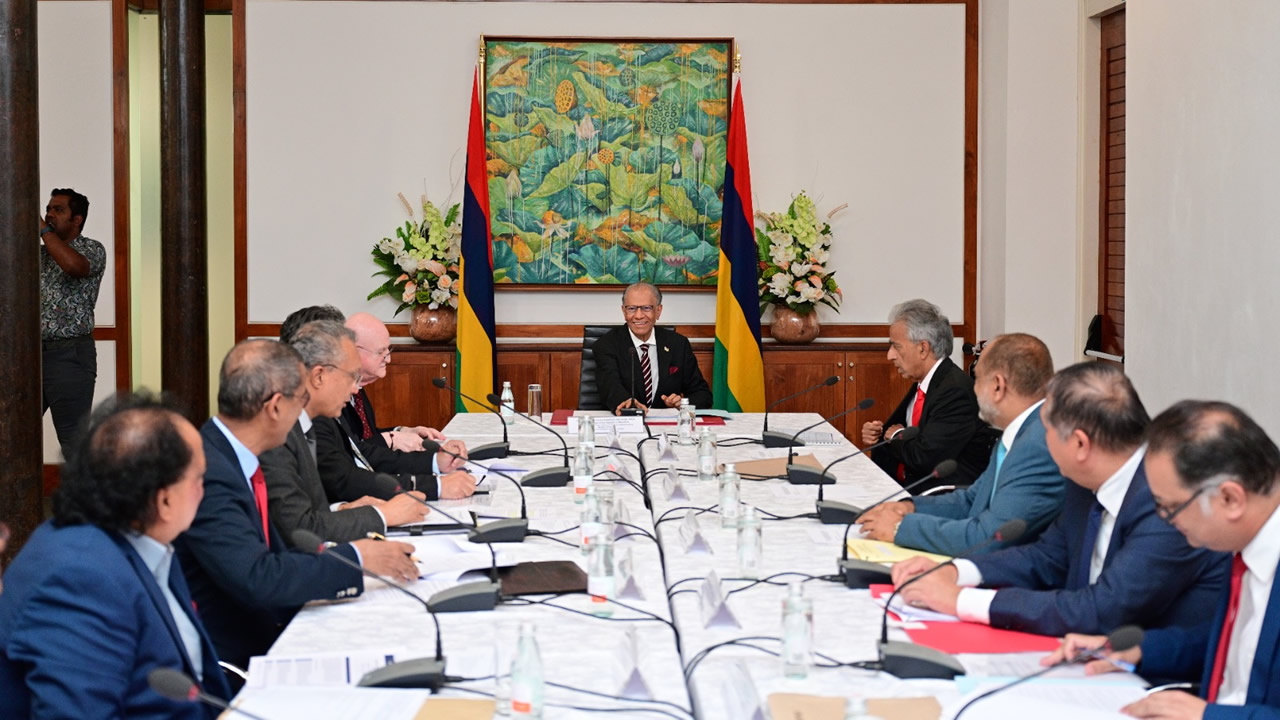 La seconde réunion du comité de crise était présidée par Navin Ramgoolam.