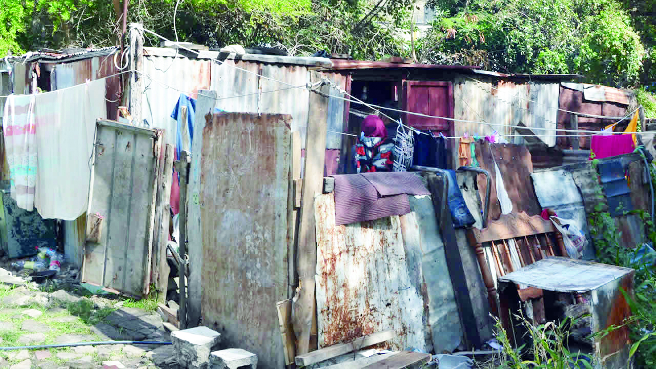 Malgré les milliards de roupies injectées pour lutter contre la pauvreté, le nombre de personnes en difficulté a augmenté. 