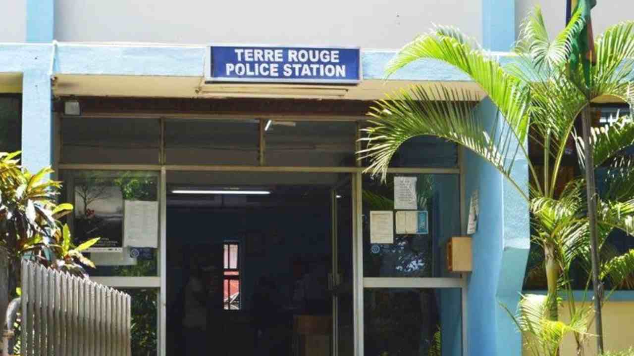 terre rouge police