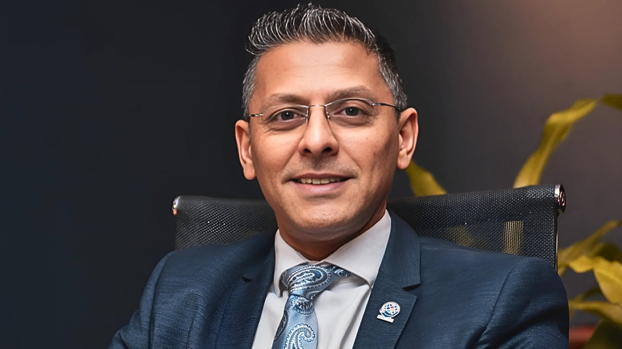 Abdel Ruhomutally réclame davantage de clarté sur le fonctionnement du fonds de garantie des dépôts. 