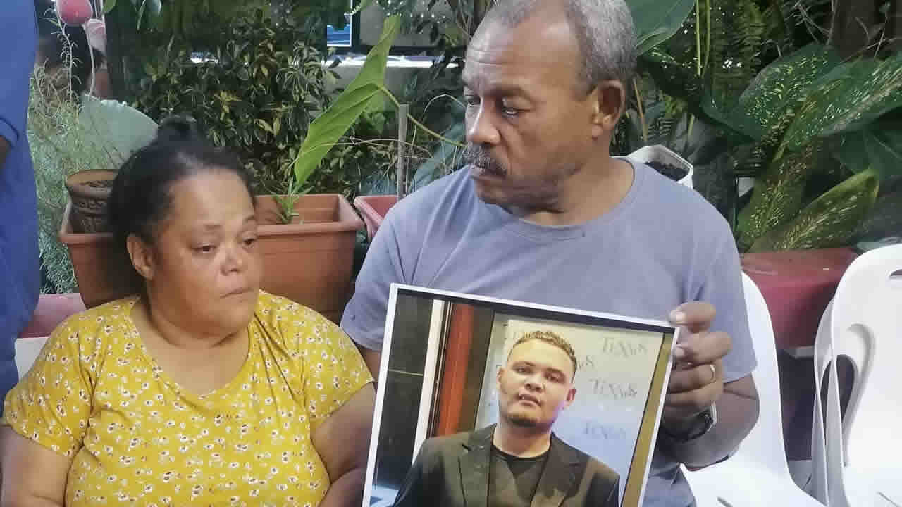 Les parents d’Alexandre Bibi peinés, meurtris par cette perte inestimable.