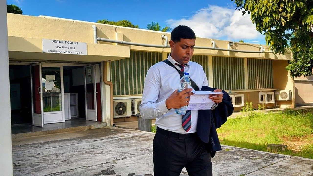 L’officer de prison Emmanuel Constant avait saisi un téléphone portable dans la cellule de John Mick Martingale.