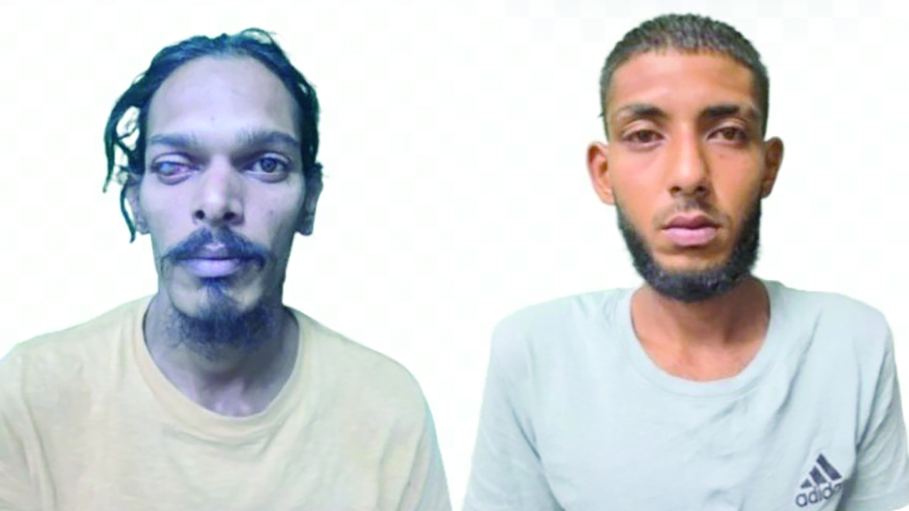 Les suspects Lovind Kumar Shubham Pohoop et Homesh Kumar Pohoop (de g. à dr.) sont passés aux aveux.