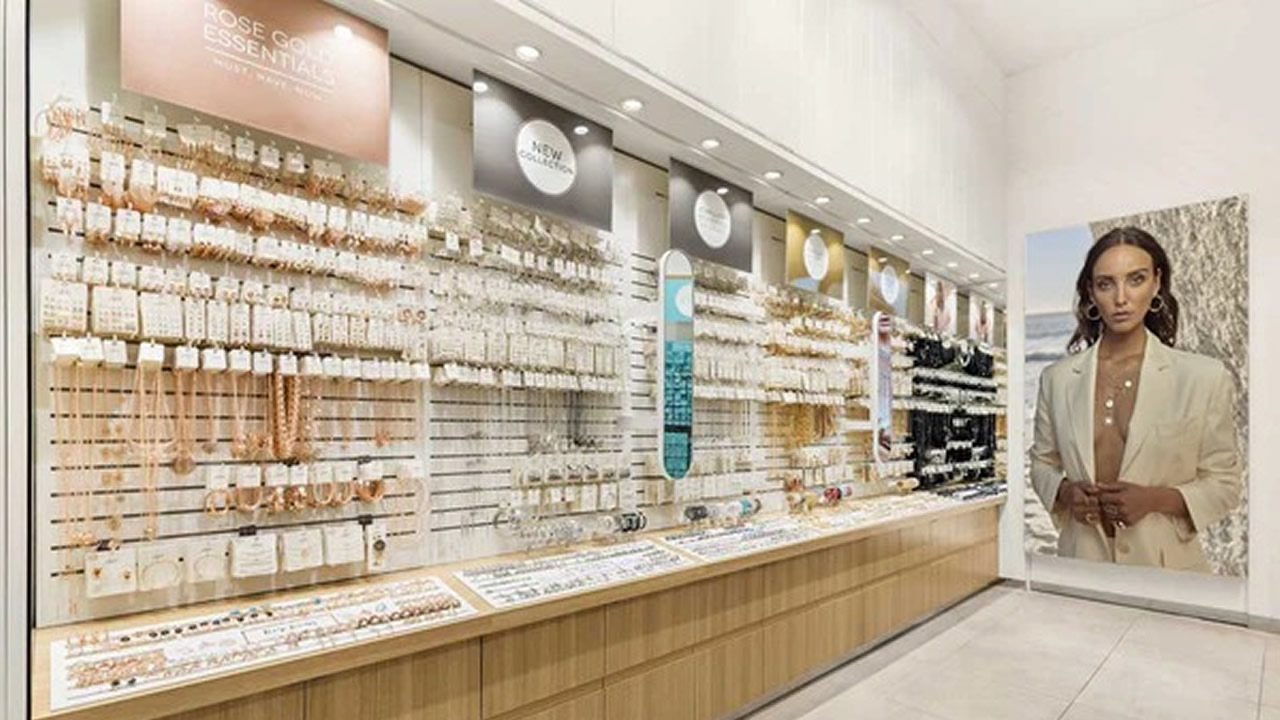 L’enseigne proposera des bijoux et des accessoires. 