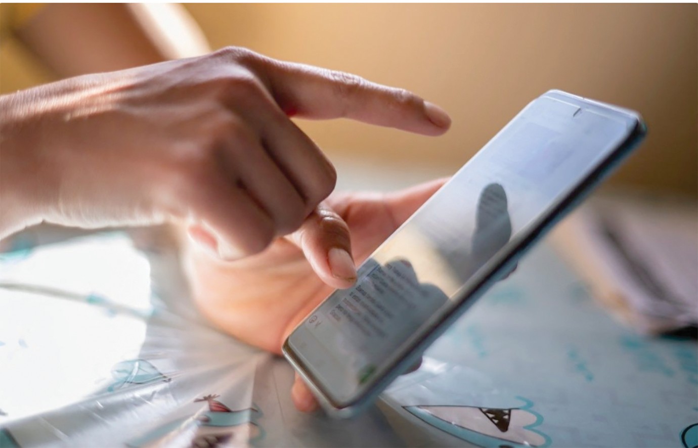 Derrière un simple appel téléphonique ou un message anodin, peut se cacher une arnaque parfaitement orchestrée.