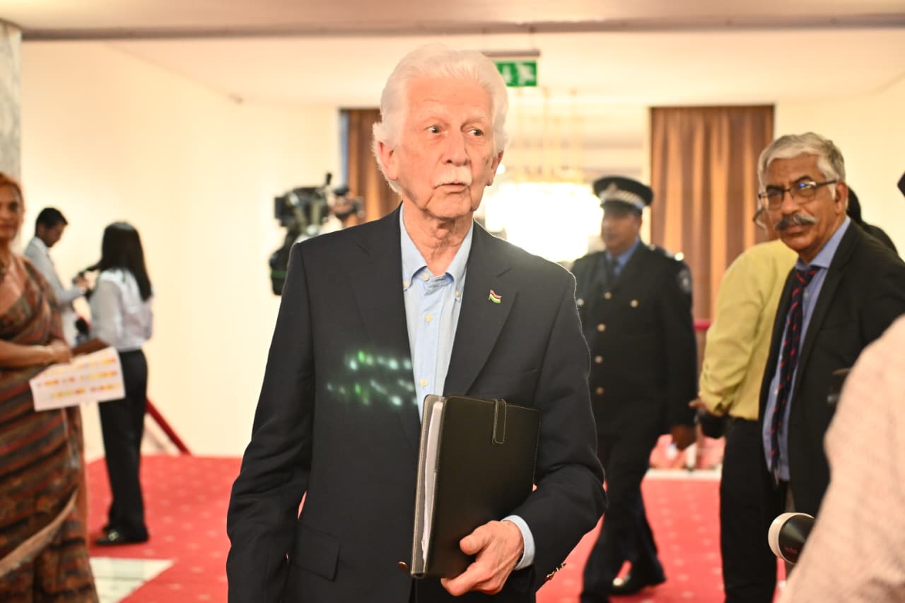Budget 202627  un discours « décevant et trompeur », selon Paul Bérenger