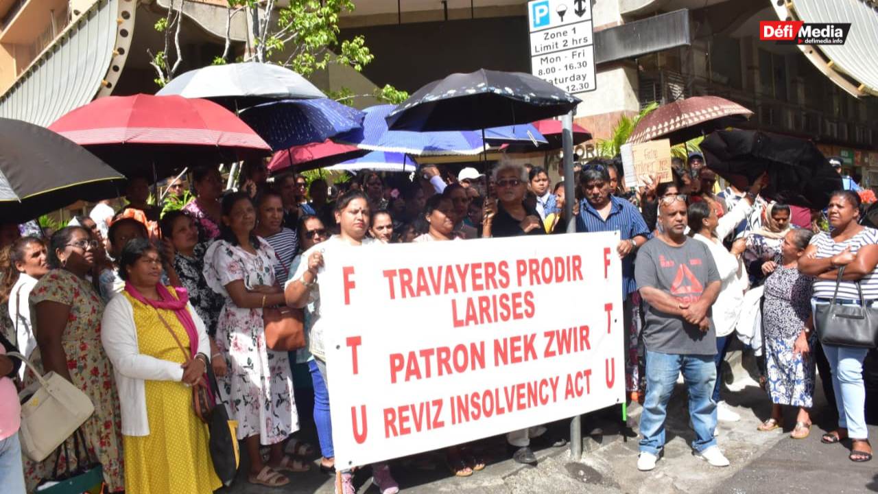 [En images] Port-Louis : manifestation de la FTU devant la Victoria House