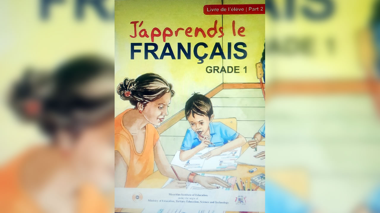 Les élèves de Grade 1, privés de manuels.