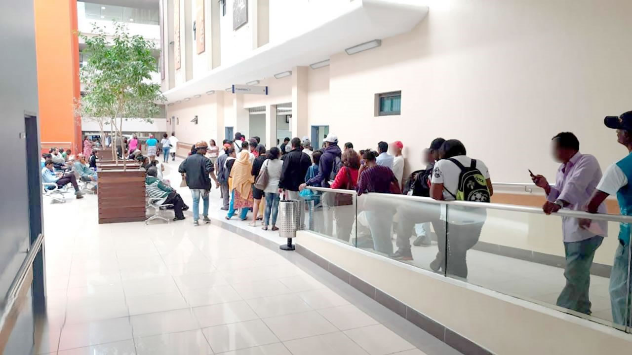L’attente dans des hôpitaux public reste un des problème majeurs, 