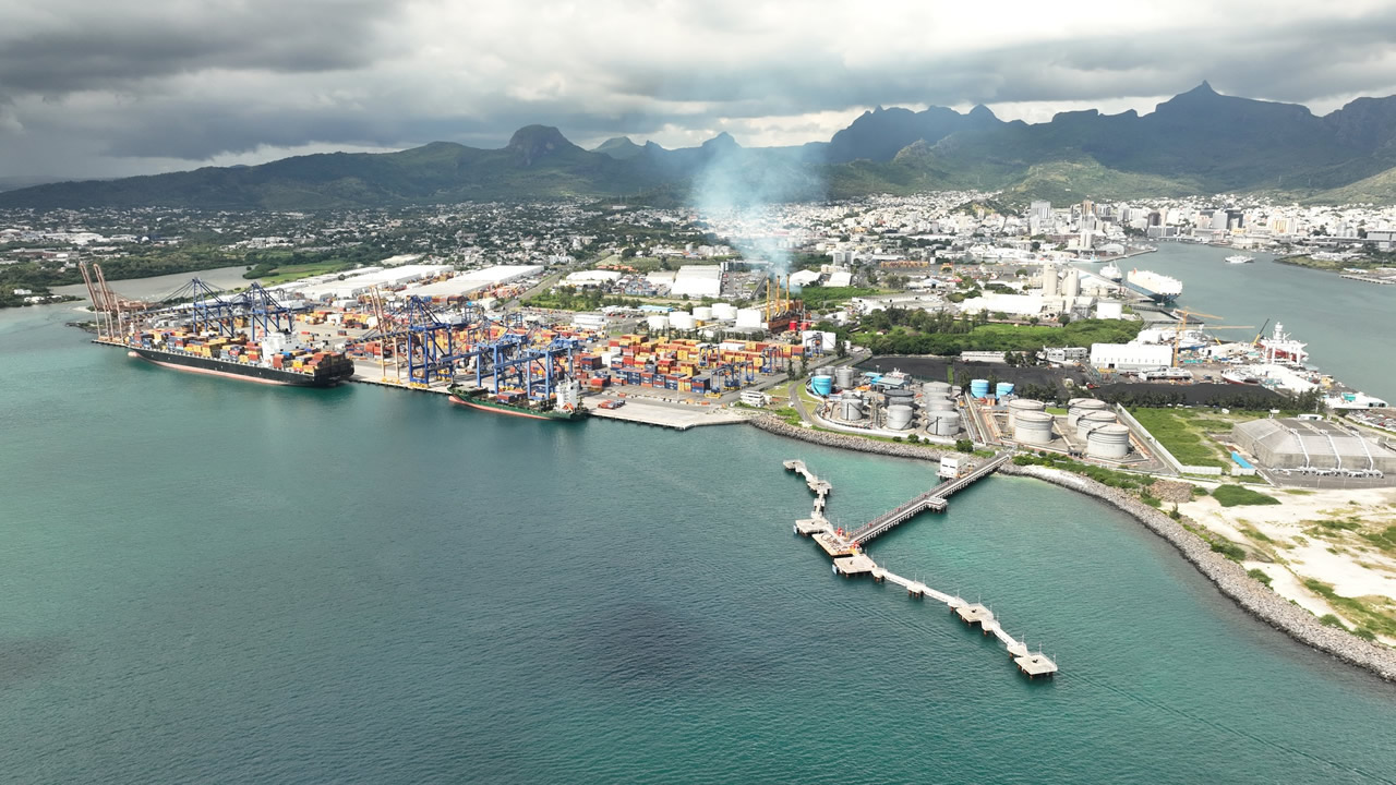 À terme, la capacité du port devrait atteindre 1,8 million de conteneurs par an.
