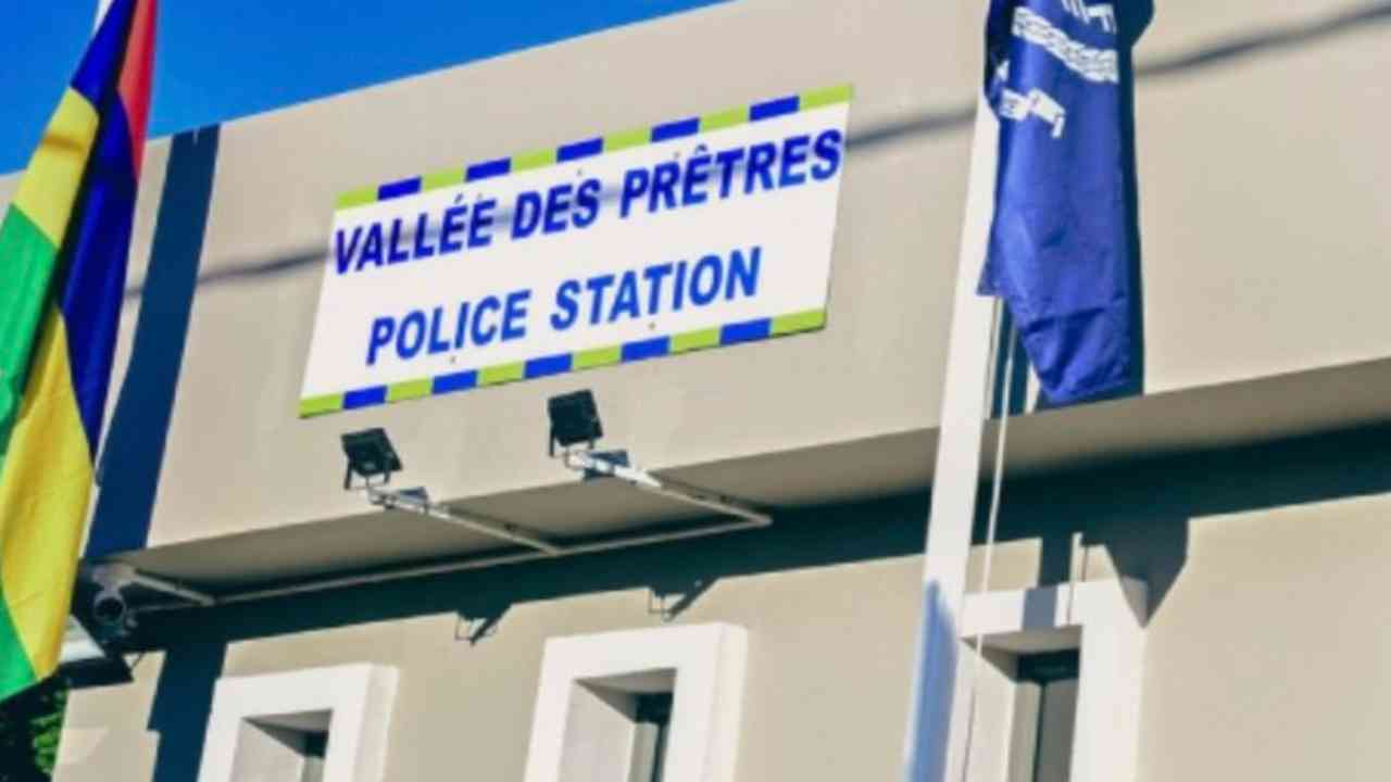 Vallée-des-Prêtres police station