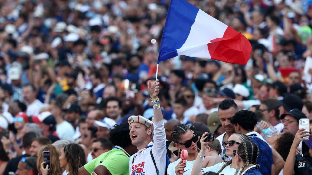 Mondial-2026: 12,2 millions de téléspectateurs pour France-Paraguay, "record" d'audience à 23H (M6)