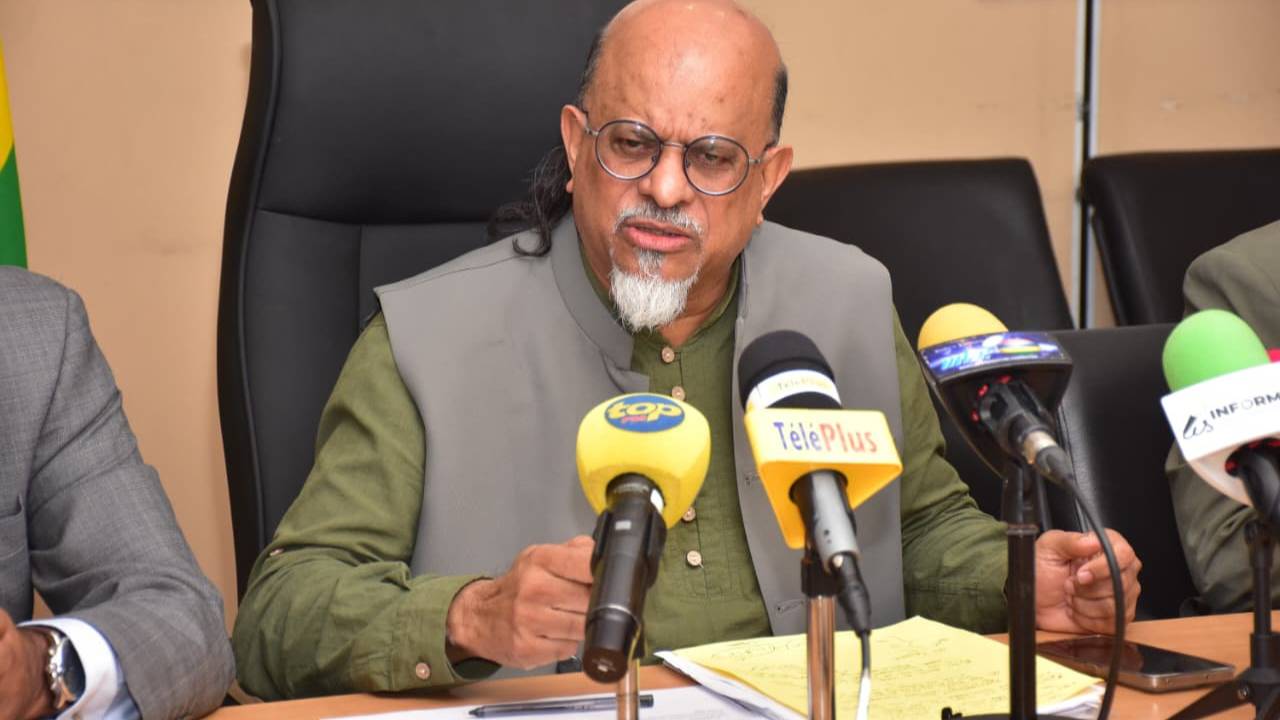Ashok Subron : « Aucune pension ne sera supprimée, le means test est retiré définitivement »