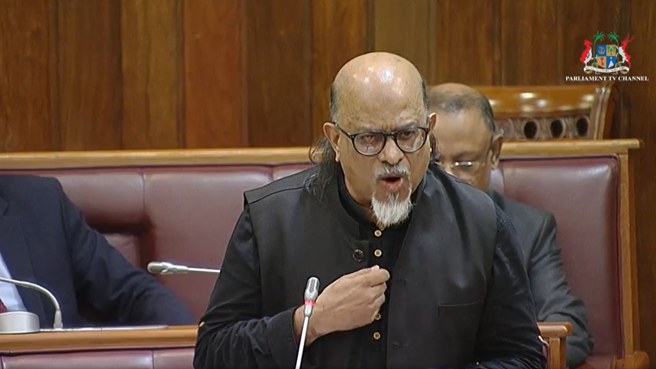 « Sa mo zafer, mwa ki deside ki mo fer », a lancé Ashok Subron au Parlement.