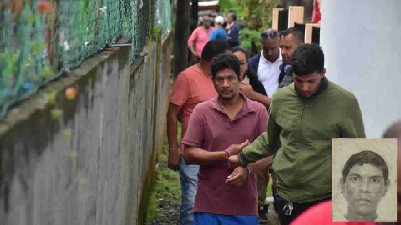 Asvind Aukhajah lors de l’exercice de reconstitution des faits le vendredi 17 juillet. En médaillon Bassoodeeo Sachin Aukhajah, le défunt.