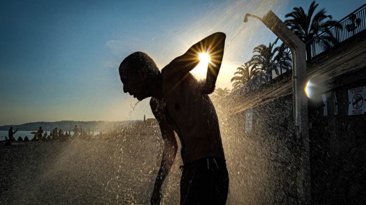 Canicule: 16 départements en vigilance orange lundi