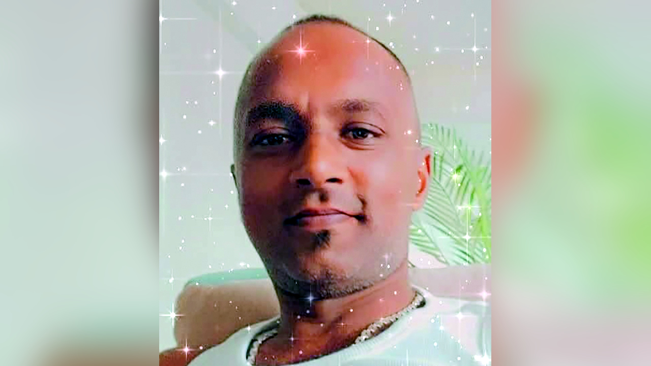 Le malfrat Javed Emamally est derrière les barreaux.