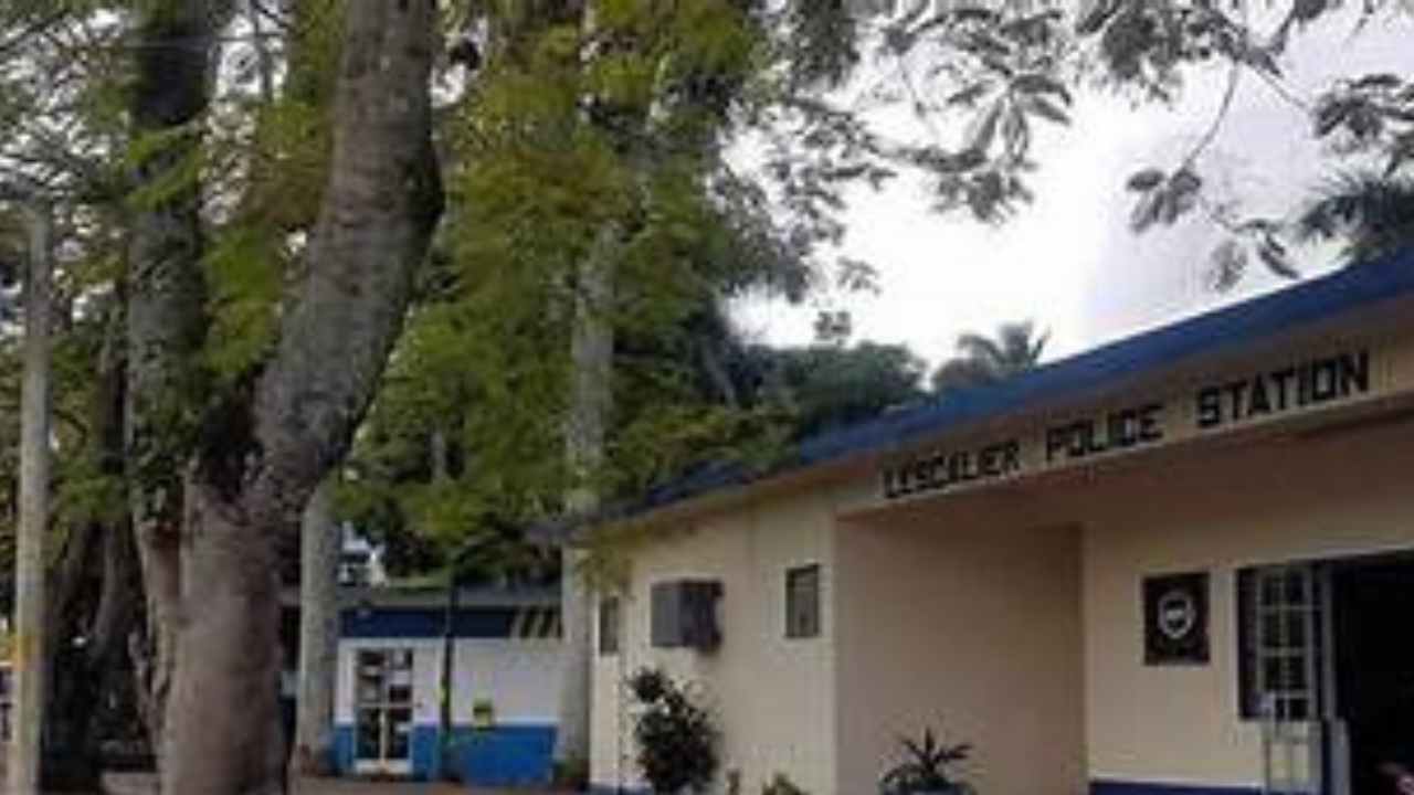 Lescalier station de police