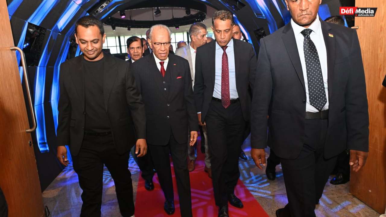 [En images] Lancement du nouveau logo de MyT par le Premier ministre Navin Ramgoolam au SVICC
