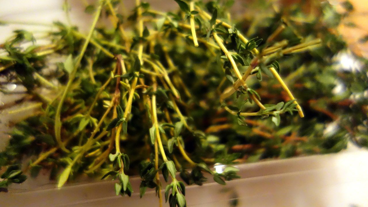 Un mois de prison pour le vol de… trois kilos de thym