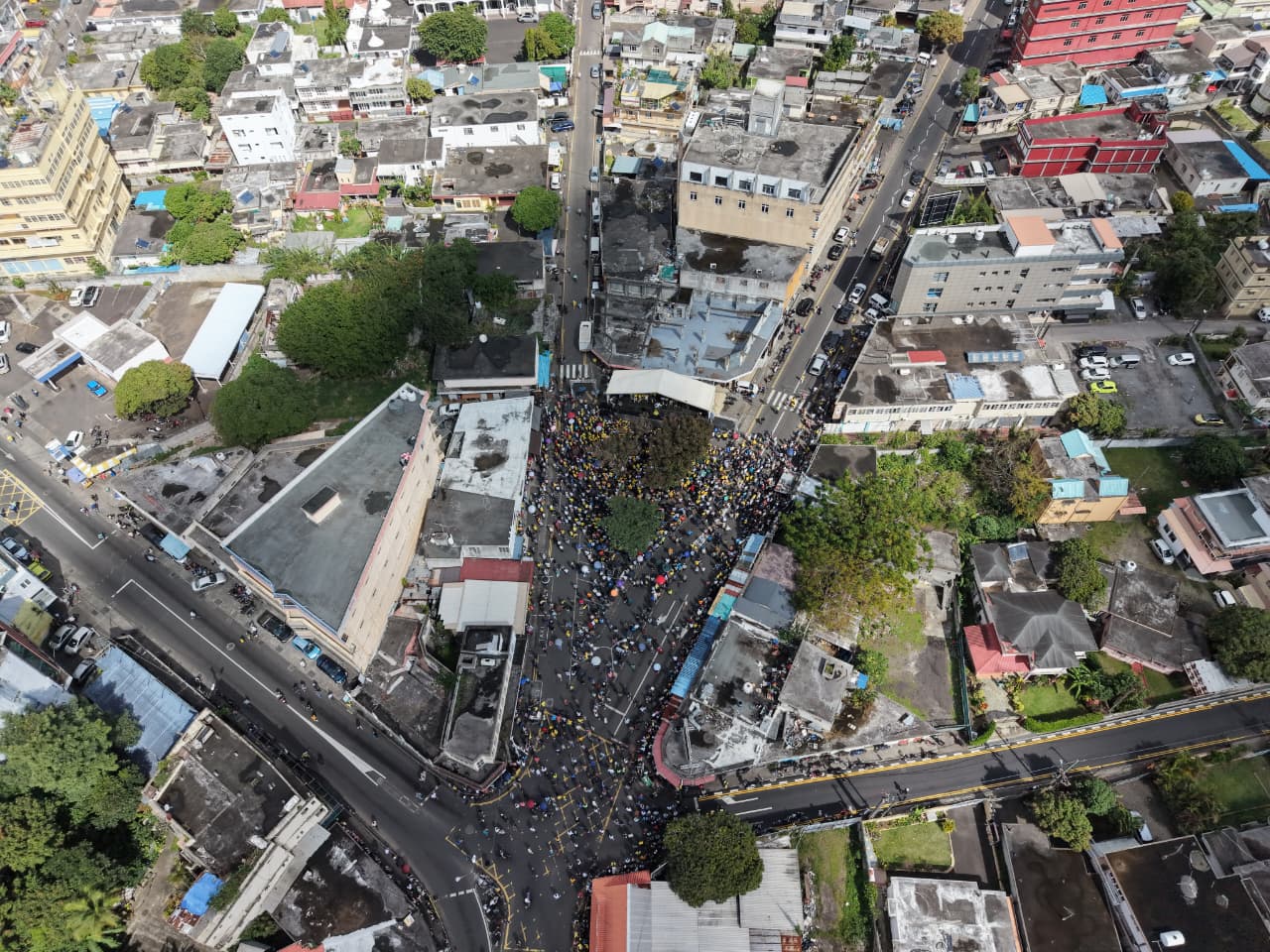 Meeting du Reform Party à La Louise, Quatre-Bornes : images prises par drone au moment où Roshi Bhadain prenait la parole.