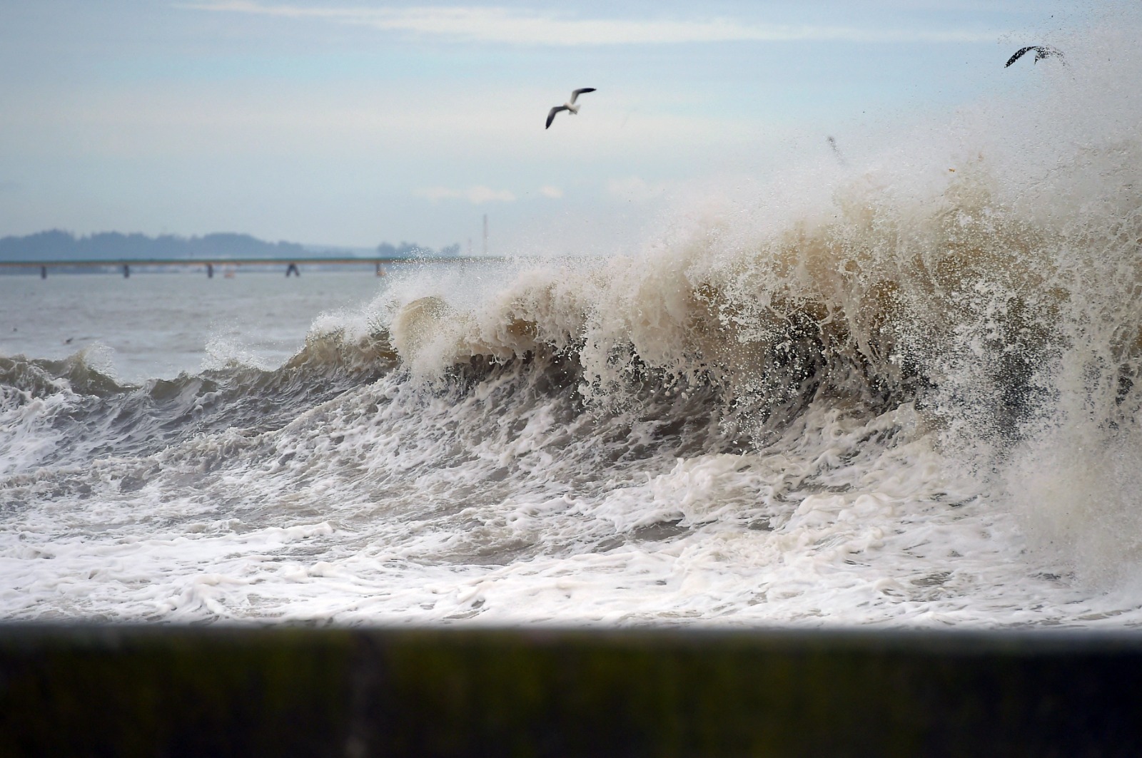 Chili : une violente tempête fait dix morts et laisse 100 000 personnes isolées