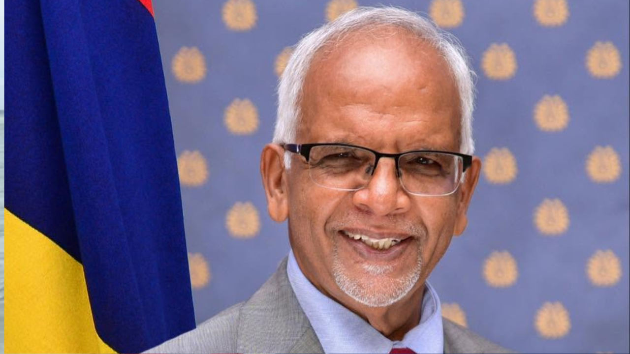 Rumeurs sur la santé de Dharambeer Gokhool : sa page Facebook officielle dément toute urgence médicale