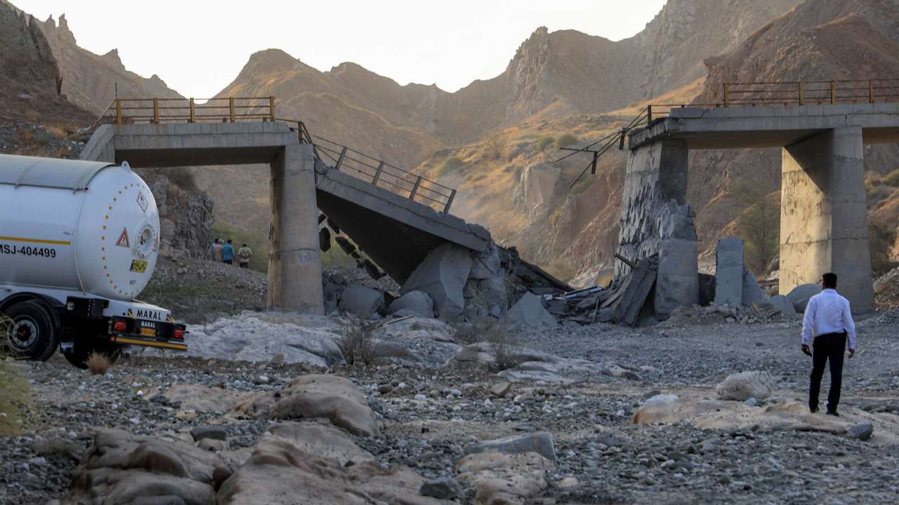 Les États-Unis frappent de nouveau l'Iran, Trump menace des infrastructures civiles