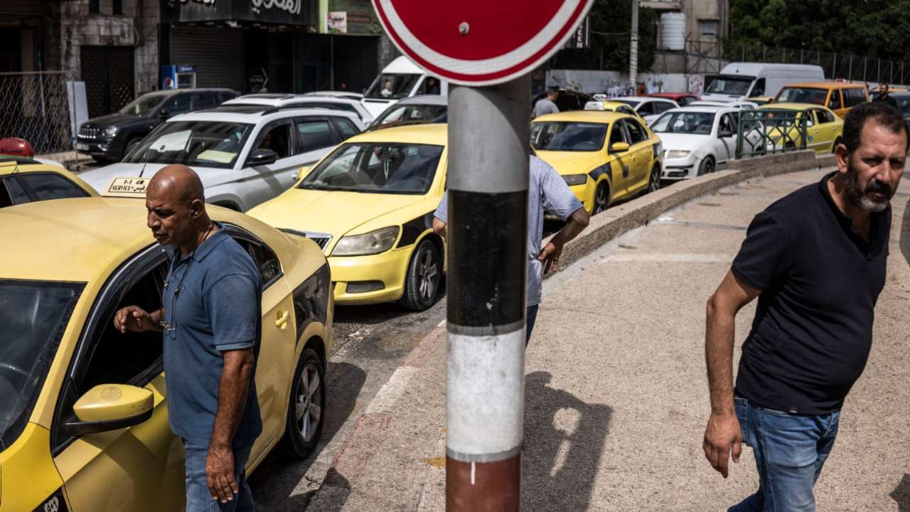 Cisjordanie: une femme perd son bébé à un barrage israélien selon des responsables palestiniens, l'armée se dédouane