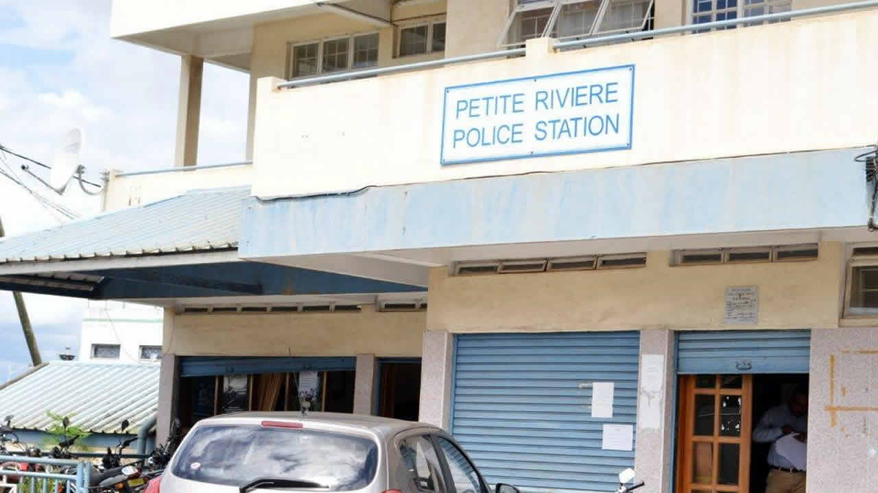 police de Petite-Rivière