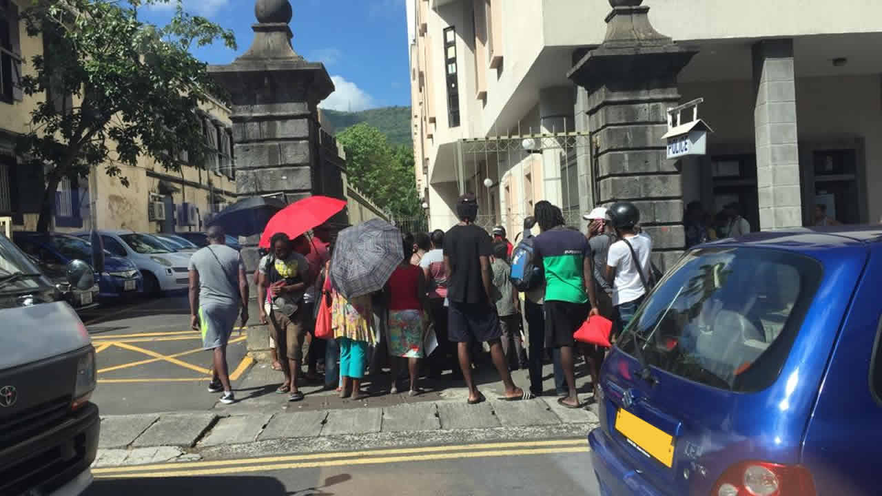 police de Pope Hennessy