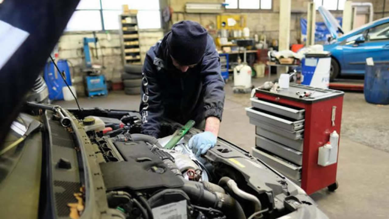 La garantie du véhicule couvre uniquement les défauts d’origine.