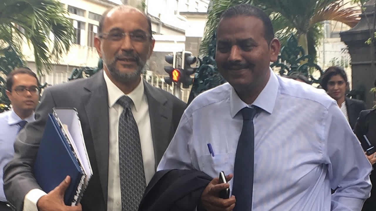 Yacoob Ramtoola et Sanjiv Issary.