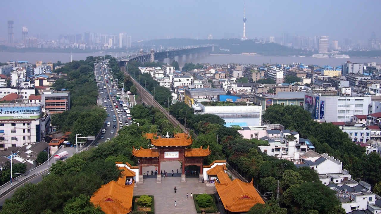La cité de Wuhan compte plus de 10,6 millions habitants.