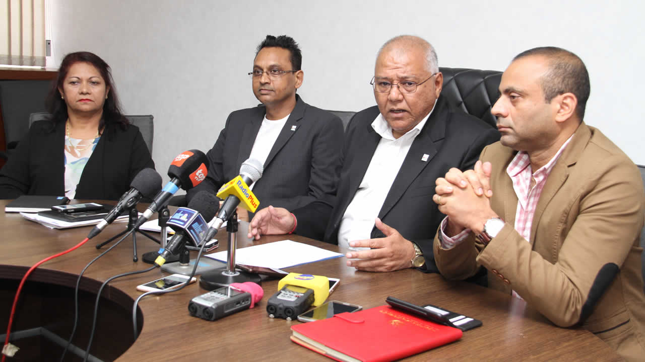 Marie Claire Monty, Ravi Rutnah, Mahen Jhugroo et Bobby Hurreeram