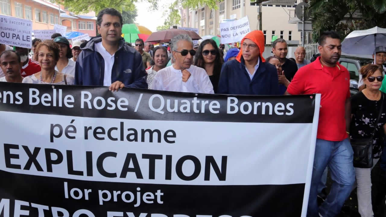 Marche contre le Metro Express à Quatre-Bornes