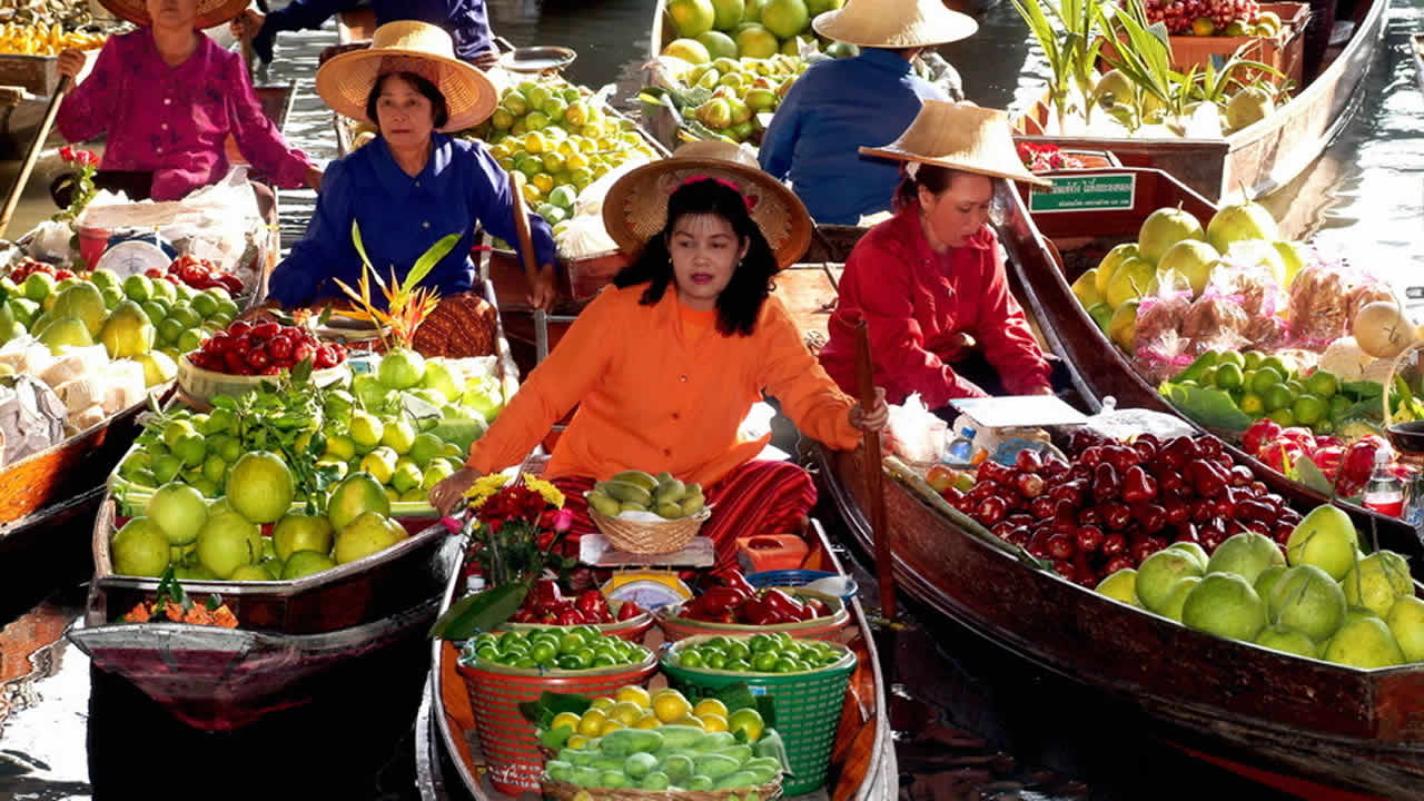 Damnoen Saduak Floating Market
