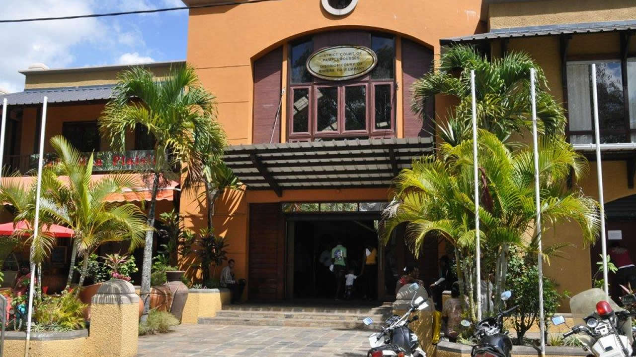 cour de Pamplemousses