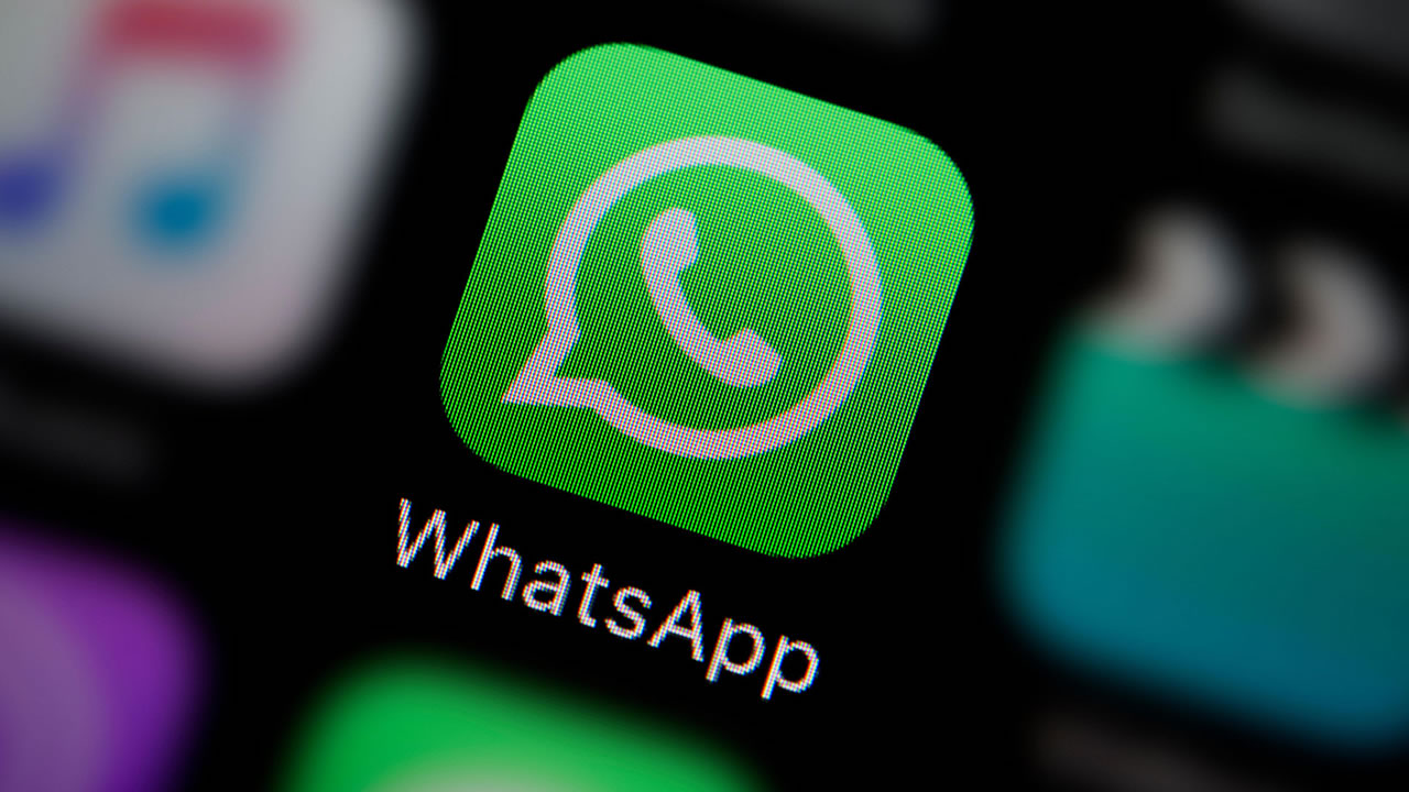 WhatsApp se conforme à une loi de l’Union européenne qui entre en vigueur en mars 2024.
