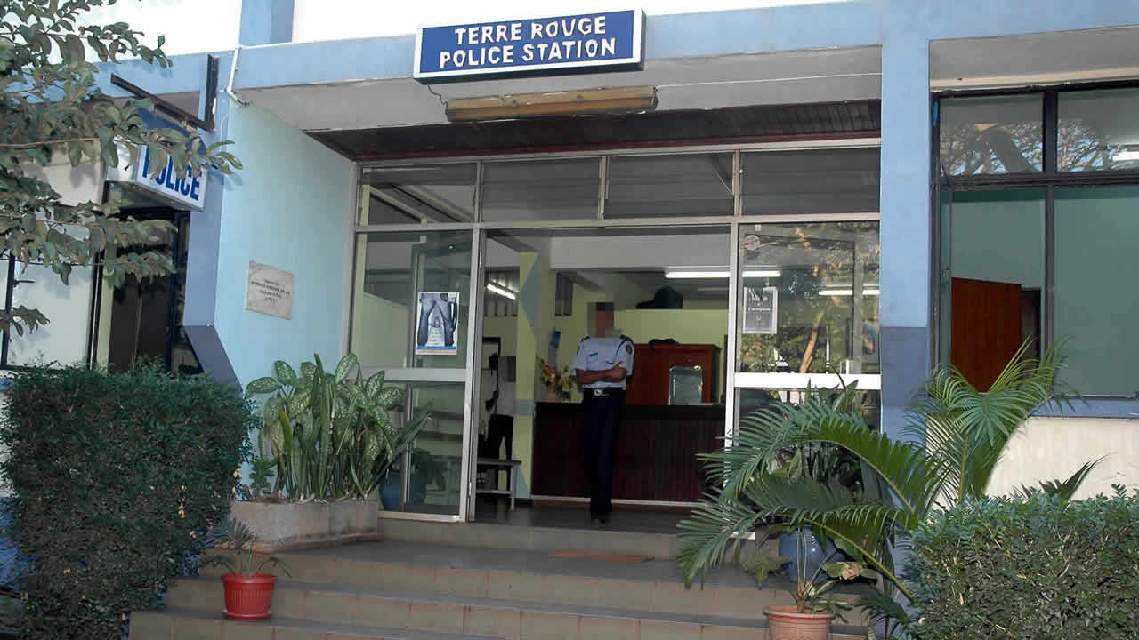 police de Terre-Rouge