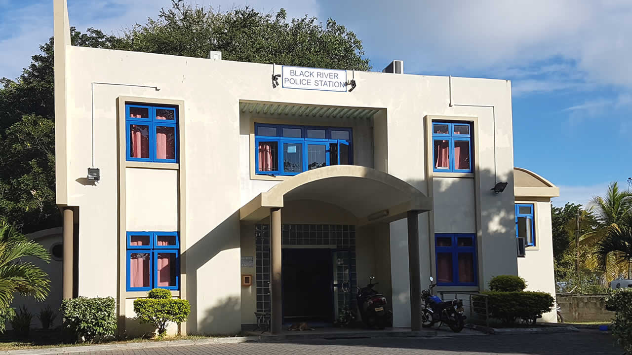 Poste de police de Rivière-Noire