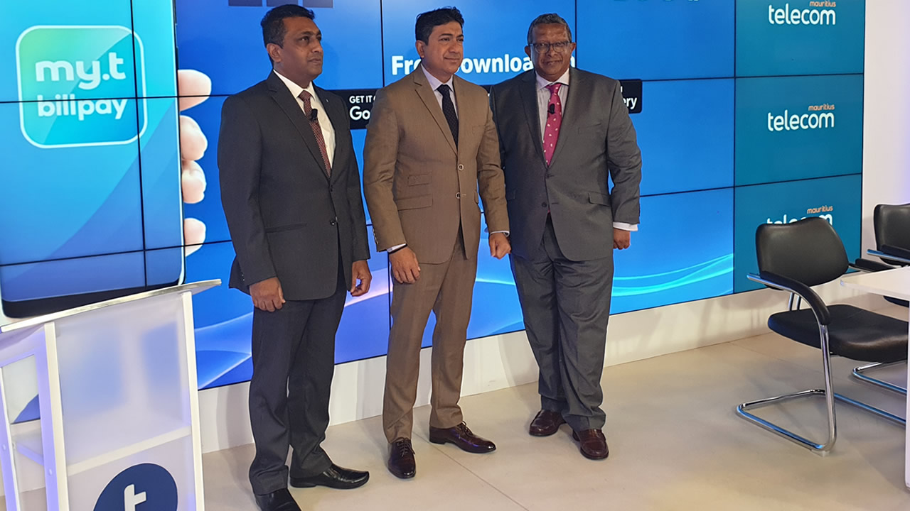 De gauche à droite : Hoolass Lochee, General Manager de la CWA, Sherry Singh, CEO de MT, et Jean Donat, General Manager du CEB.