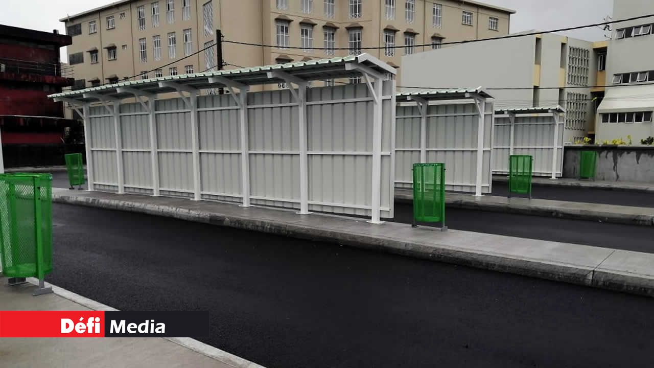 La gare Jan Palach (communément appelée gare Nord) à Curepipe a été relocalisée en raison des travaux du Metro Express