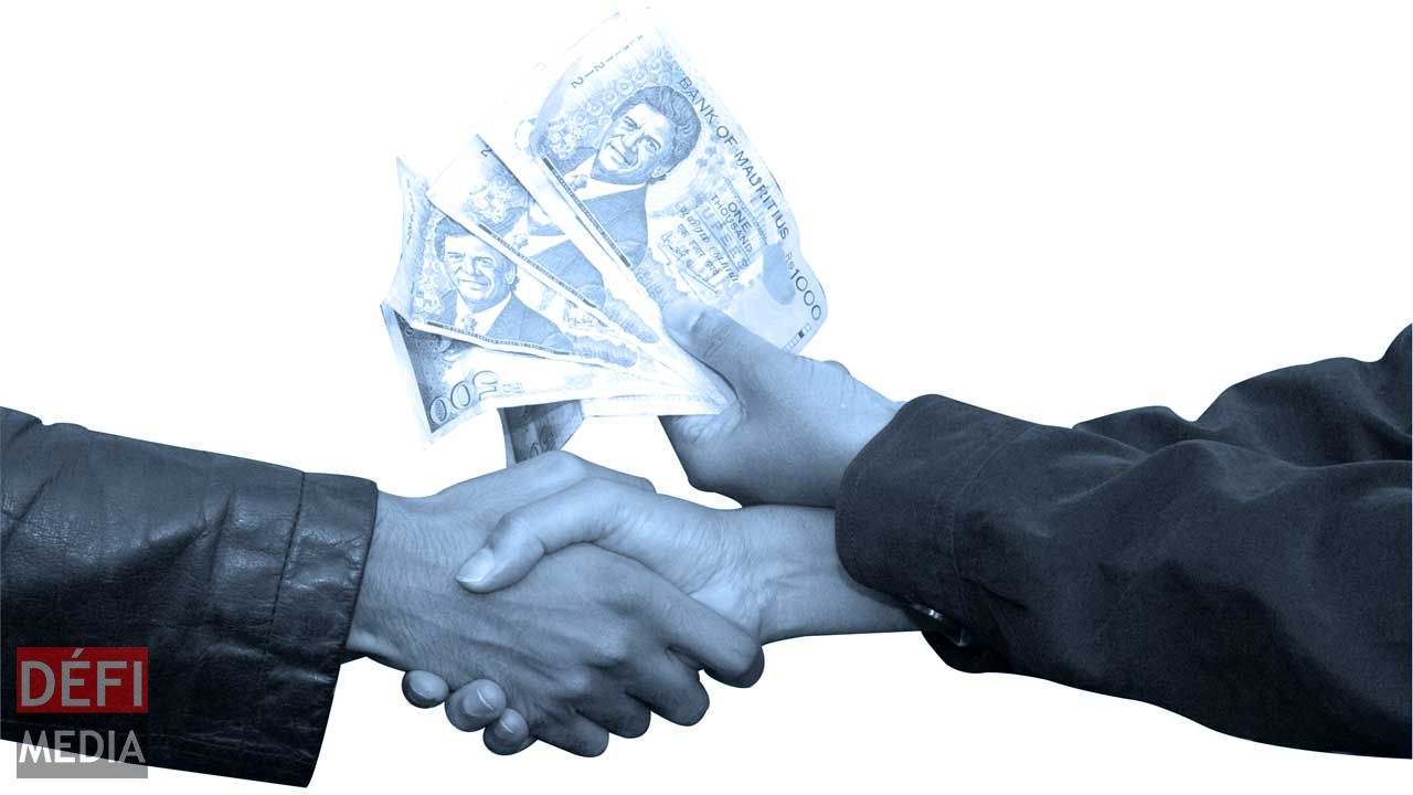 La Statutory Bodies Service Commission aura pour tâche de combattre la corruption.