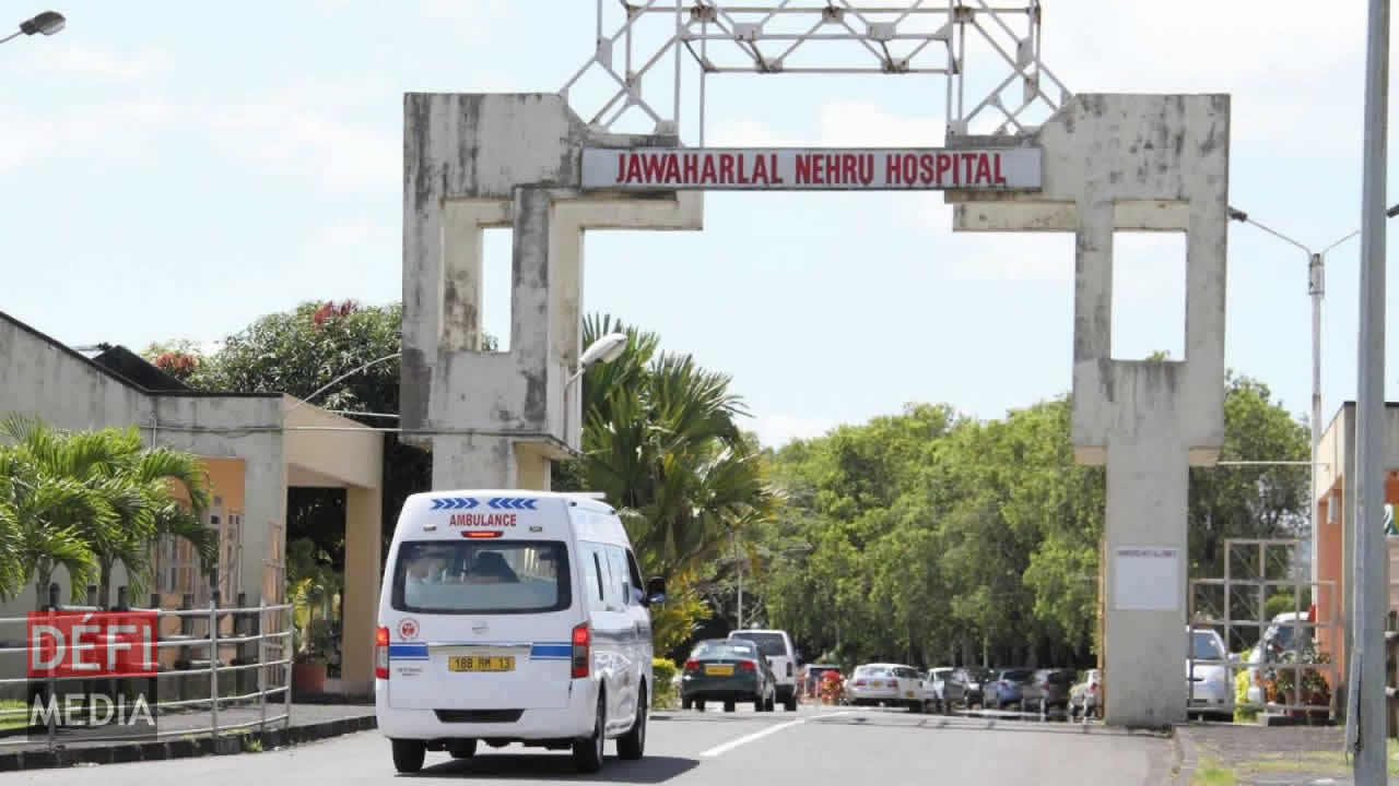 Le couple a été transporté à l'hôpital de Rose-Belle après l'accident